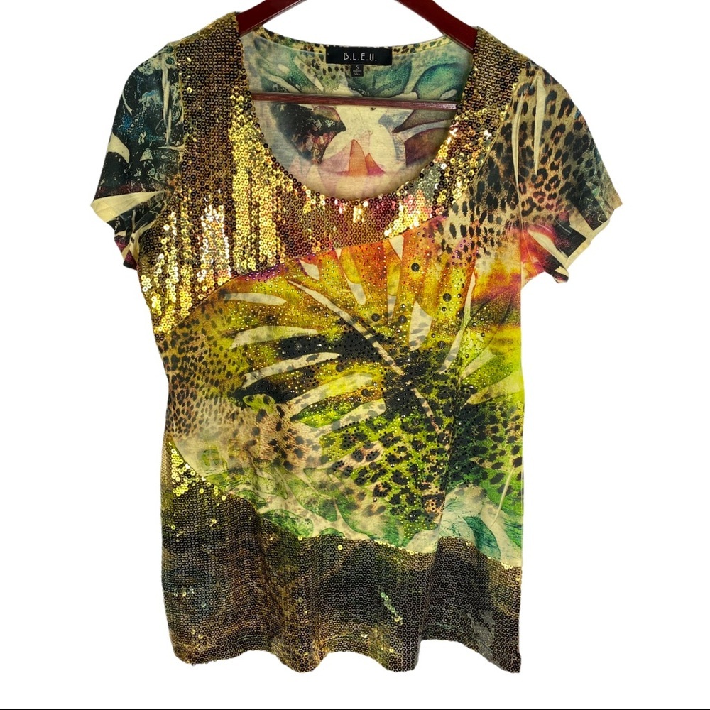 B.L.E.U. Sequin Graphic Tee Size Small